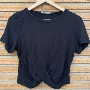 SOZY Kendall black knotted crop top